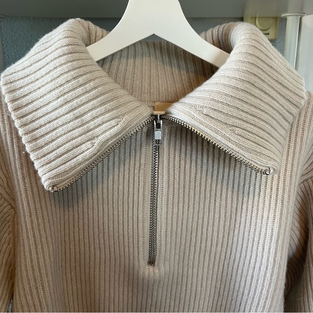 100% wool half zip sweater (M)